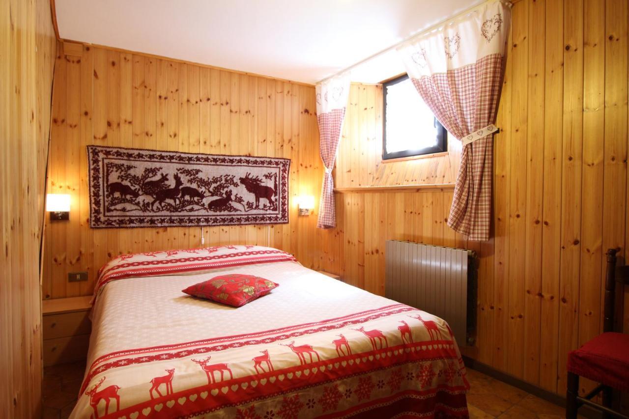 Lo Stambecco Holiday Apartment - Affitti Brevi Italia 布吕松 外观 照片